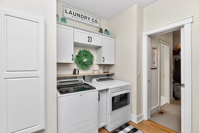 1411 S 5th Street, Adel, IA 50003