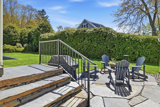 45 Hanward Hill, East Longmeadow, MA 01028