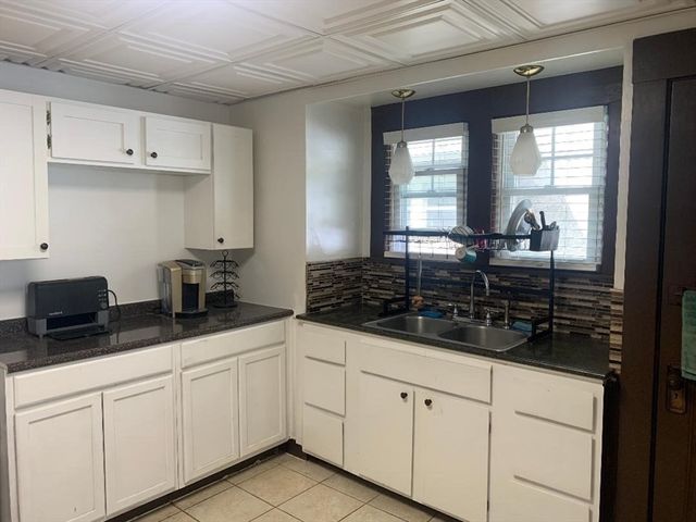 147 Belvidere St, Springfield, MA 01108