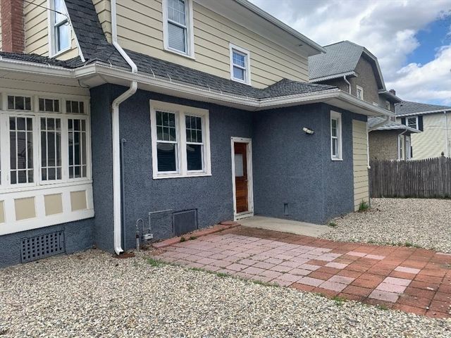 147 Belvidere St, Springfield, MA 01108