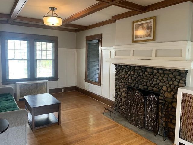 147 Belvidere St, Springfield, MA 01108