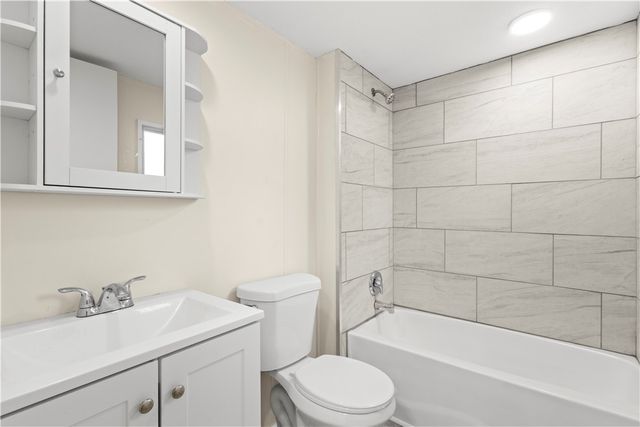 21 Lear Drive, Coventry, RI 02816