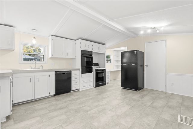 21 Lear Drive, Coventry, RI 02816