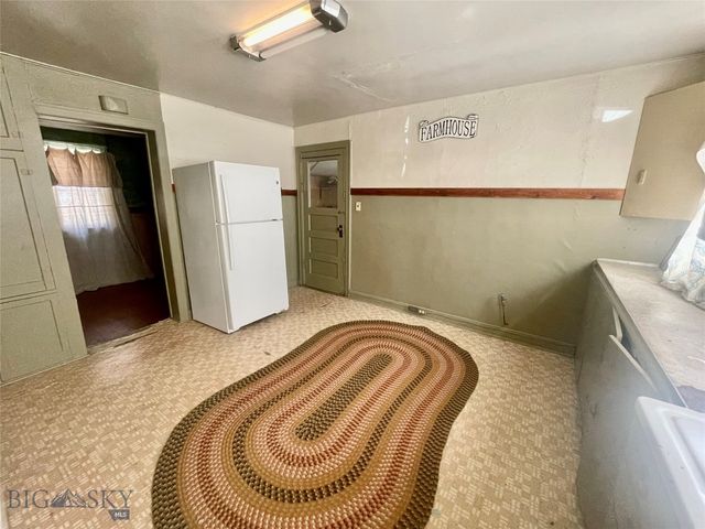 322 S Main Street, Lima, MT 59739