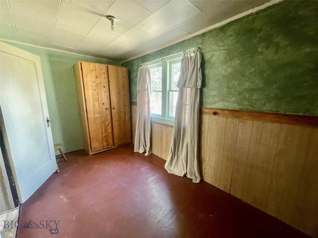 322 S Main Street, Lima, MT 59739
