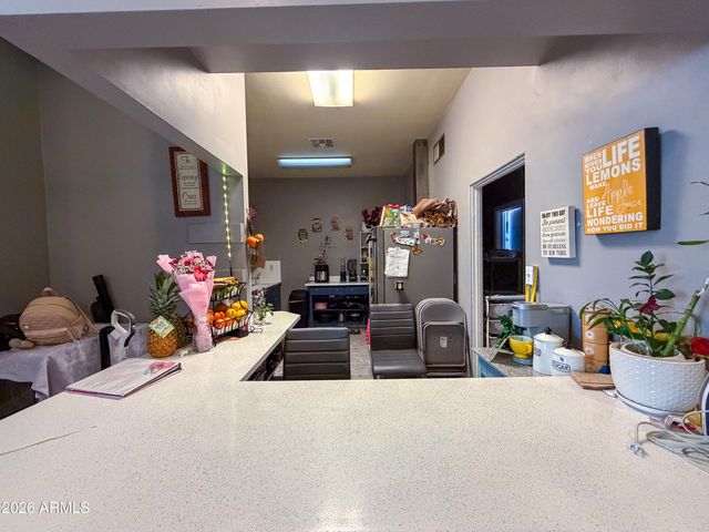 9027 N 11TH Street, Phoenix, AZ 85020