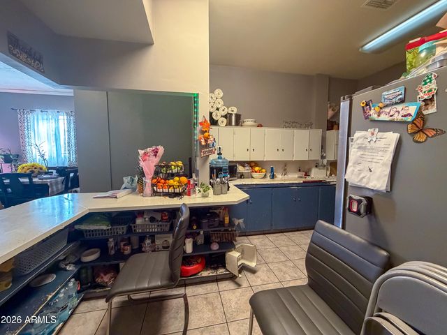 9027 N 11TH Street, Phoenix, AZ 85020