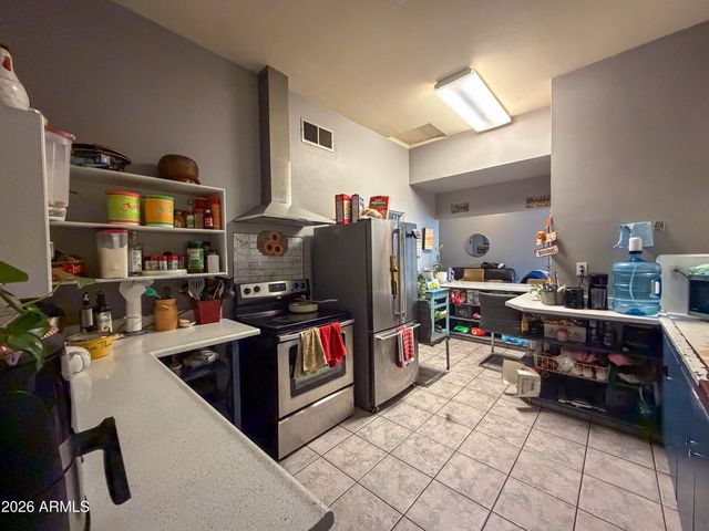 9027 N 11TH Street, Phoenix, AZ 85020