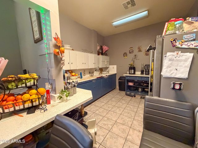 9027 N 11TH Street, Phoenix, AZ 85020