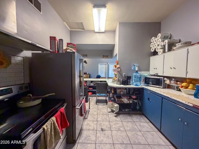 9027 N 11TH Street, Phoenix, AZ 85020