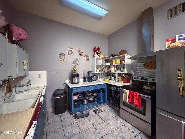 9027 N 11TH Street, Phoenix, AZ 85020