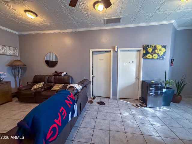 9027 N 11TH Street, Phoenix, AZ 85020