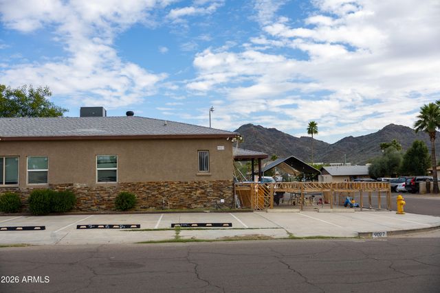 9027 N 11TH Street, Phoenix, AZ 85020