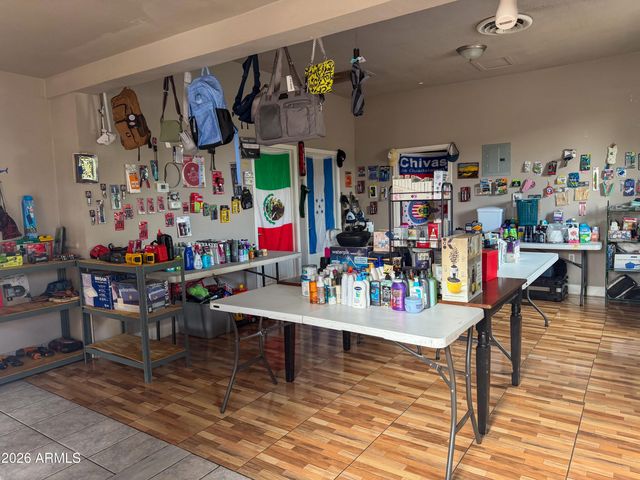 9027 N 11TH Street, Phoenix, AZ 85020