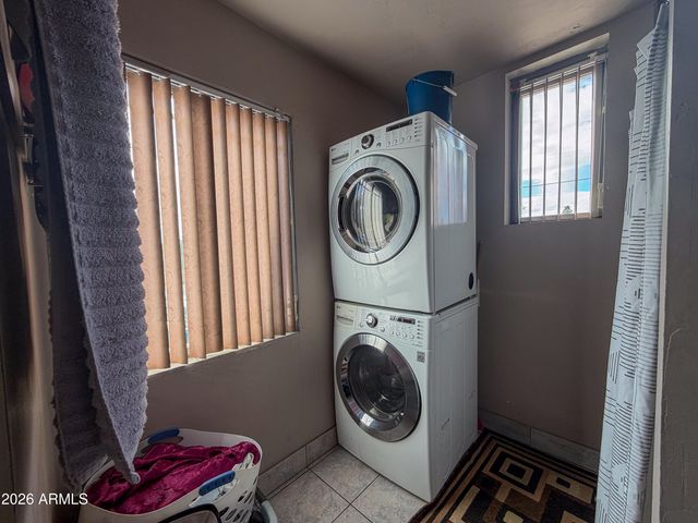 9027 N 11TH Street, Phoenix, AZ 85020