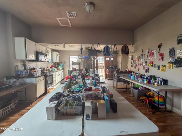 9027 N 11TH Street, Phoenix, AZ 85020