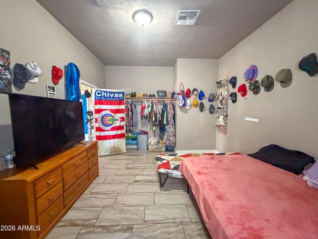 9027 N 11TH Street, Phoenix, AZ 85020