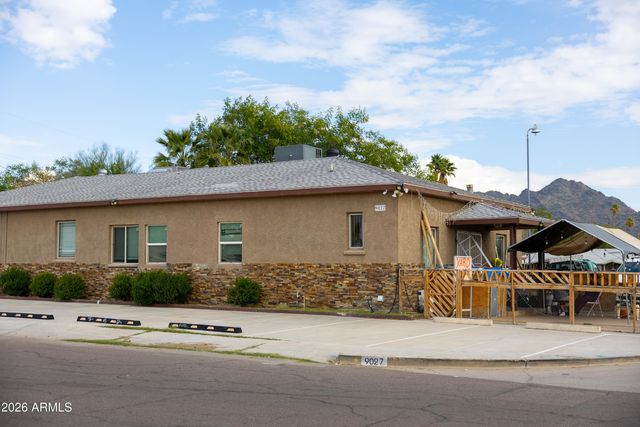 9027 N 11TH Street, Phoenix, AZ 85020