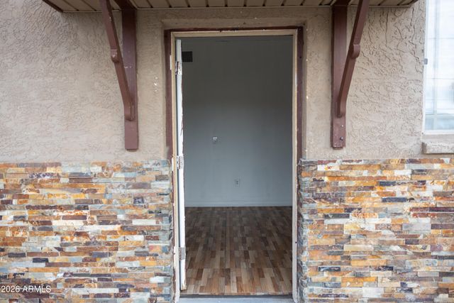 9027 N 11TH Street, Phoenix, AZ 85020