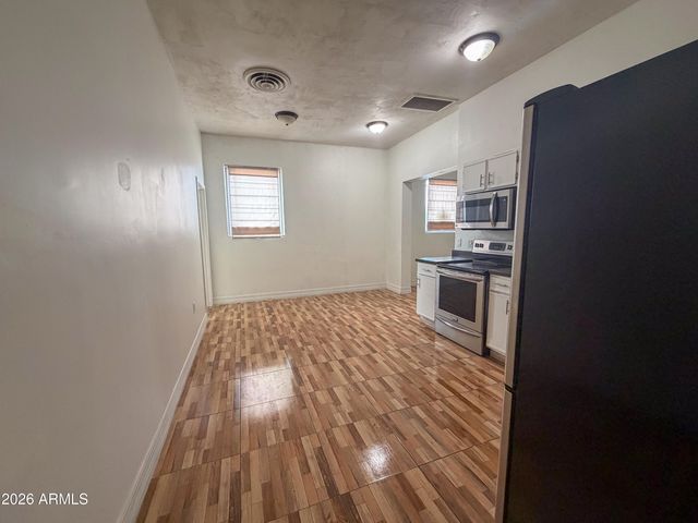 9027 N 11TH Street, Phoenix, AZ 85020