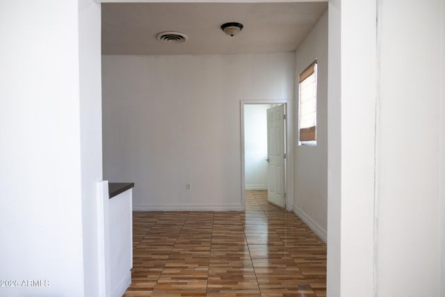 9027 N 11TH Street, Phoenix, AZ 85020