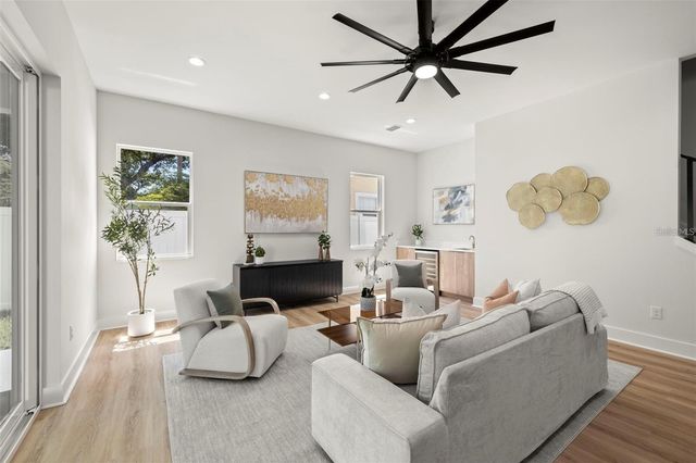 1017 W CORAL STREET, Tampa, FL 33602