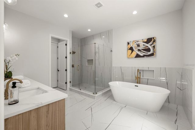 1017 W CORAL STREET, Tampa, FL 33602