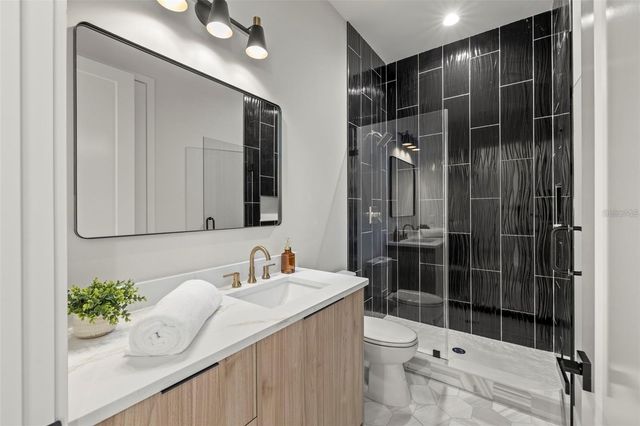 1017 W CORAL STREET, Tampa, FL 33602