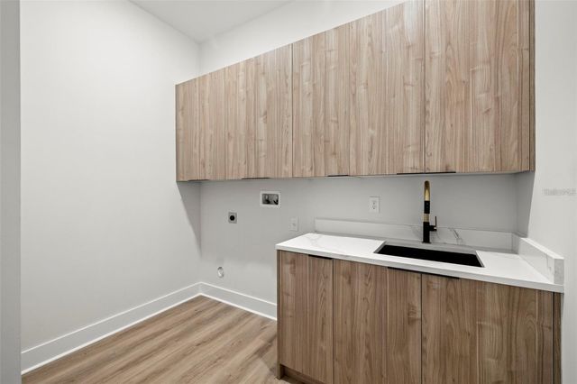 1017 W CORAL STREET, Tampa, FL 33602