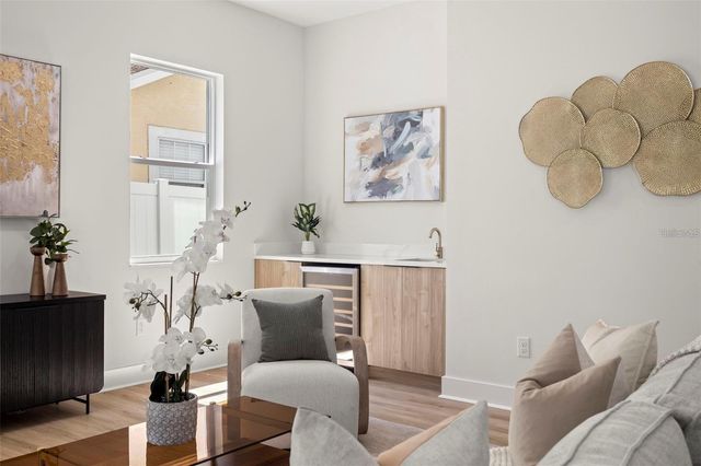 1017 W CORAL STREET, Tampa, FL 33602