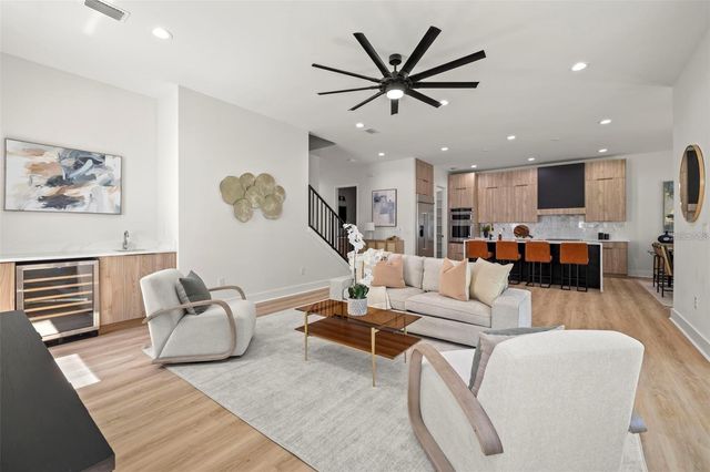 1017 W CORAL STREET, Tampa, FL 33602