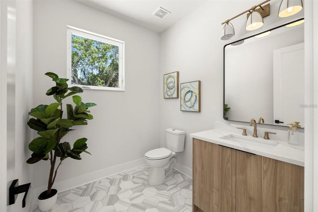 1017 W CORAL STREET, Tampa, FL 33602