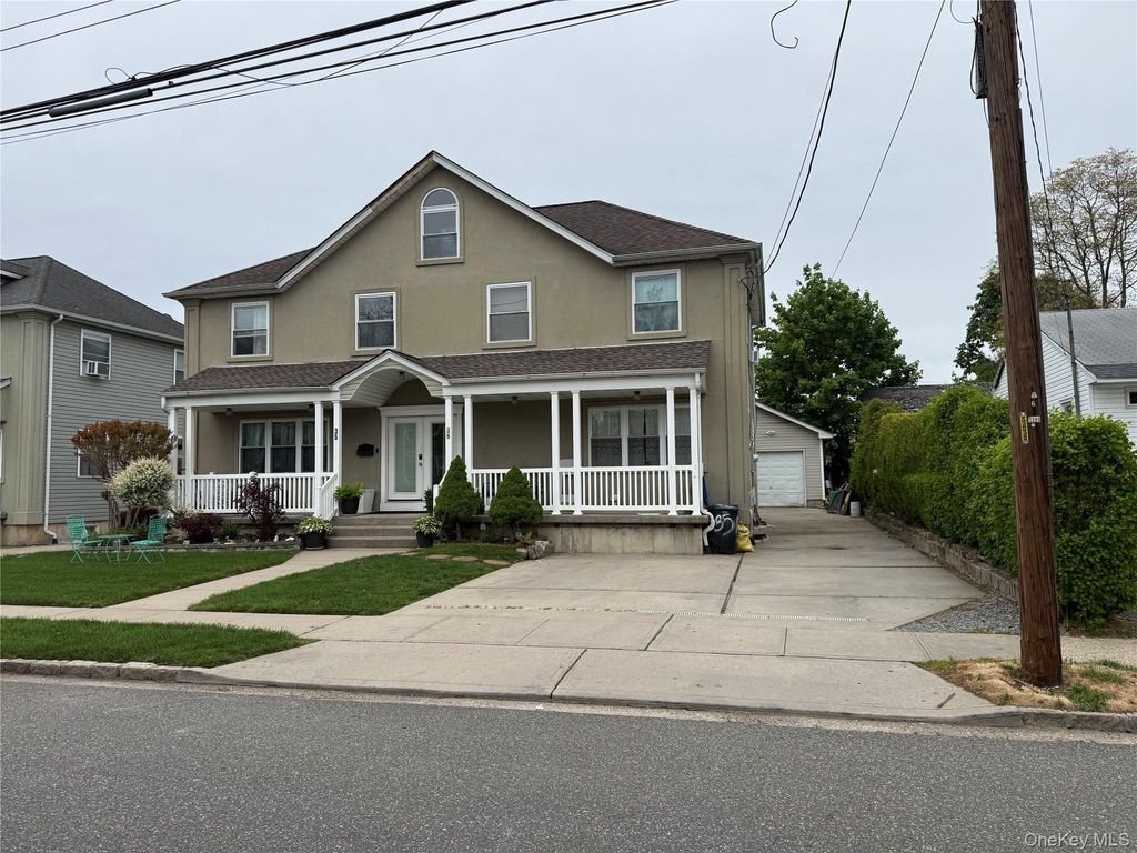 35 3rd Avenue, Westbury, NY 11590