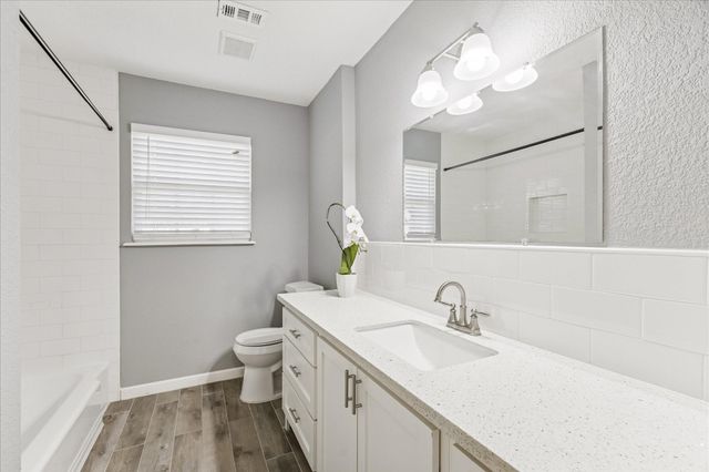 5630 Mcknight Street, Houston, TX 77035