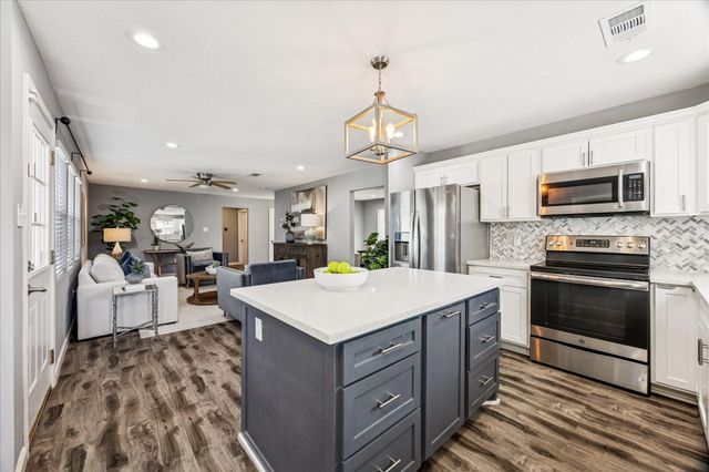 5630 Mcknight Street, Houston, TX 77035