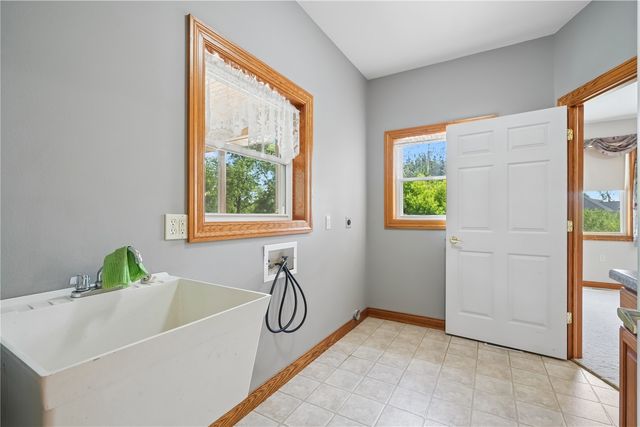 1253 Hillview Court NE, Swisher, IA 52338