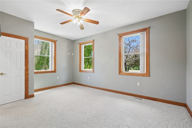 1253 Hillview Court NE, Swisher, IA 52338