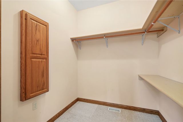 1253 Hillview Court NE, Swisher, IA 52338