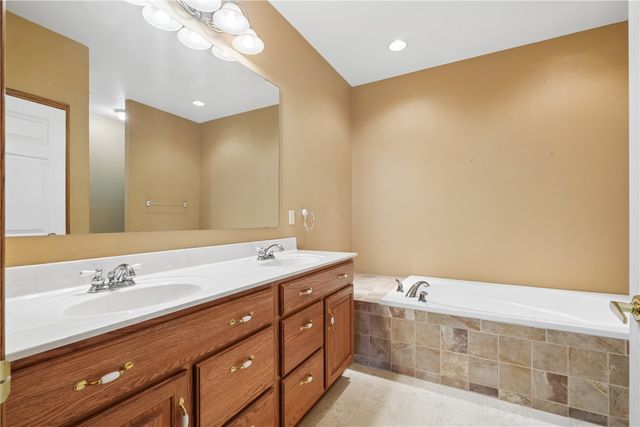 1253 Hillview Court NE, Swisher, IA 52338