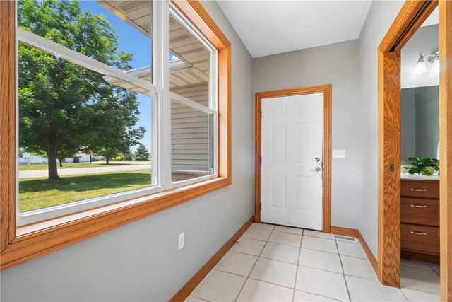 1253 Hillview Court NE, Swisher, IA 52338