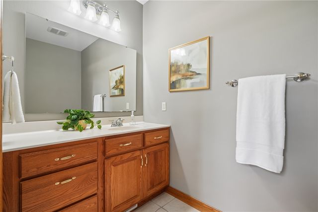 1253 Hillview Court NE, Swisher, IA 52338