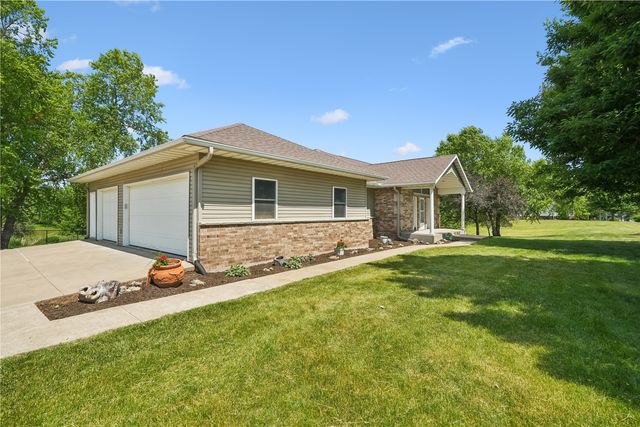 1253 Hillview Court NE, Swisher, IA 52338