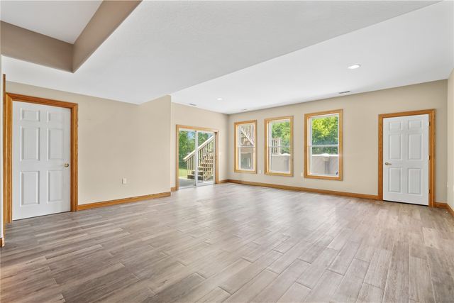 1253 Hillview Court NE, Swisher, IA 52338