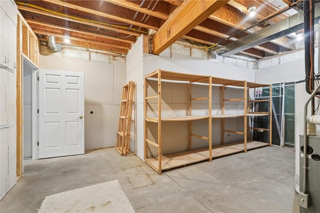 1253 Hillview Court NE, Swisher, IA 52338