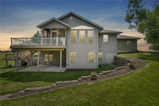 1253 Hillview Court NE, Swisher, IA 52338