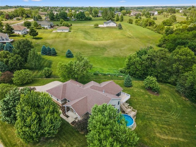 1253 Hillview Court NE, Swisher, IA 52338