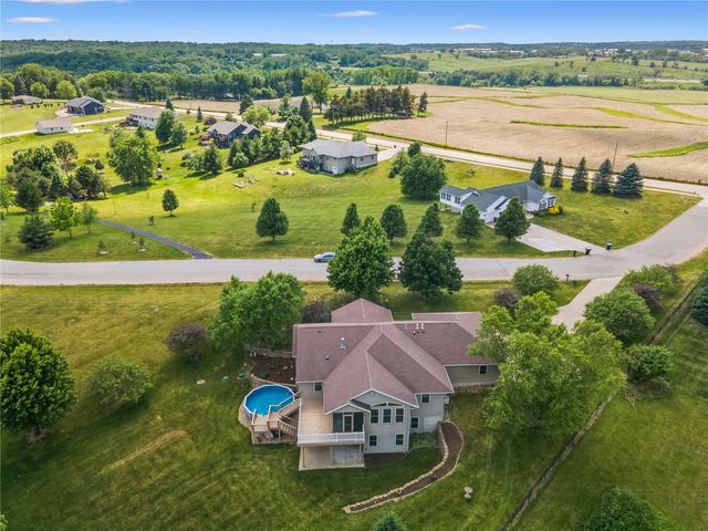 1253 Hillview Court NE, Swisher, IA 52338