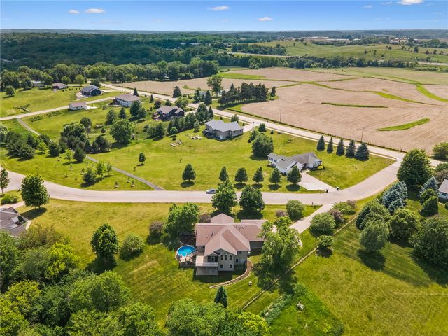 1253 Hillview Court NE, Swisher, IA 52338