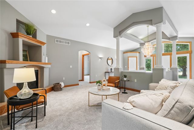 1253 Hillview Court NE, Swisher, IA 52338