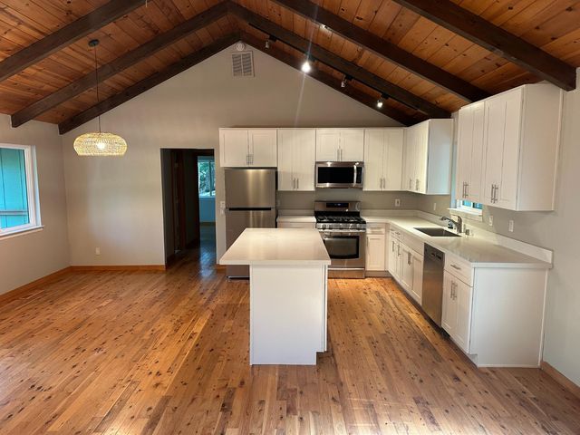 5570 Five Spot Rd, Pollock Pines, CA 95726